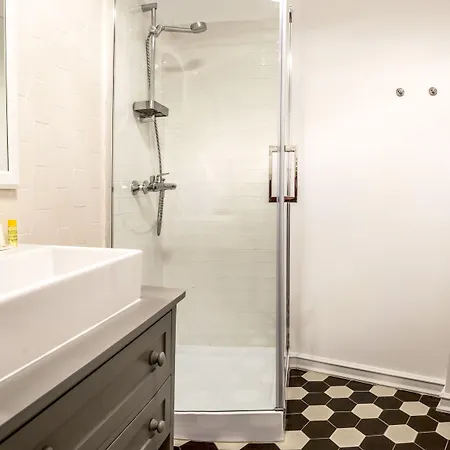 Lägenhetshotell Matisse Old Town 4*