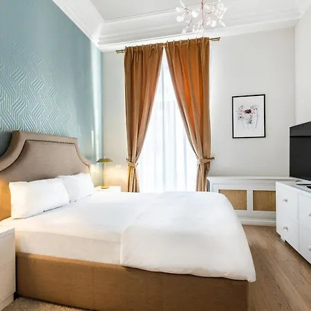 Aparthotel Matisse Old Town 4*