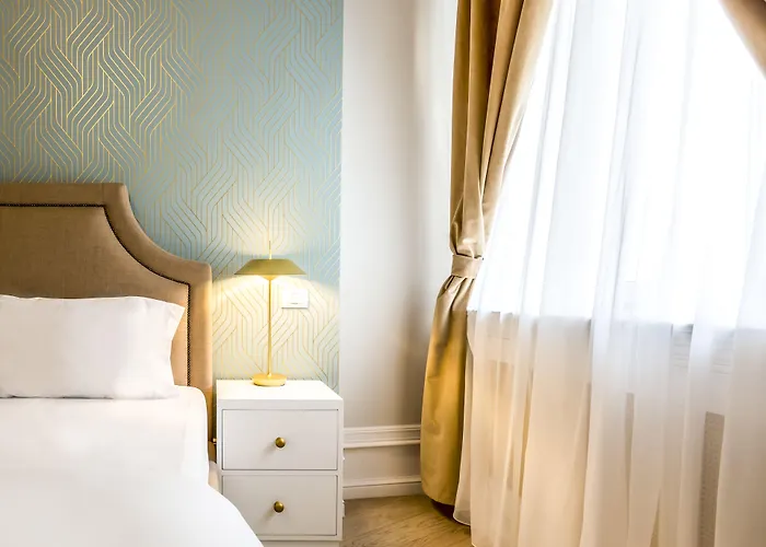 מלון דירות Matisse Old Town 4*