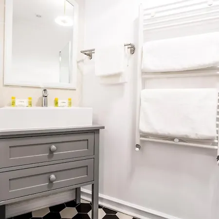 Matisse Old Town Бухарест